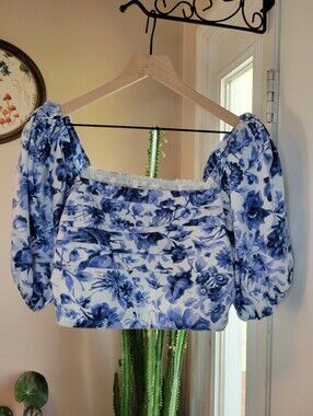 Abercrombie & Fitch Puff Sleeve Blue Floral Summer Crop Top,‎ Size Womens Large